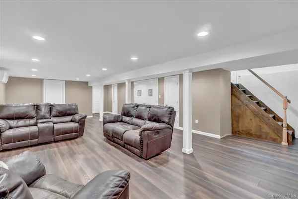 $615,000 | 36 Studley Street, Brentwood, NY 11717