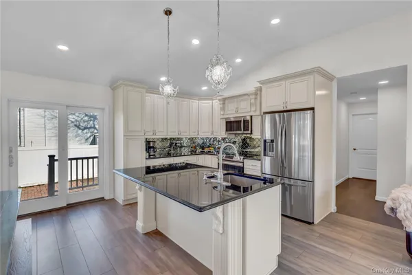 $615,000 | 36 Studley Street, Brentwood, NY 11717