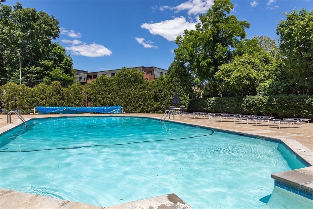 402 Paradise Road, Unit 4M Swampscott, MA 01907 - Photo 36 of 42 Gallery Image 36