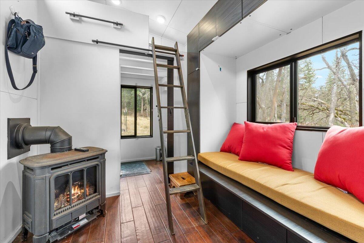 1203 Tyler Creek Road Ashland, OR 97520 - Photo 10 of 29 11-CI_8278