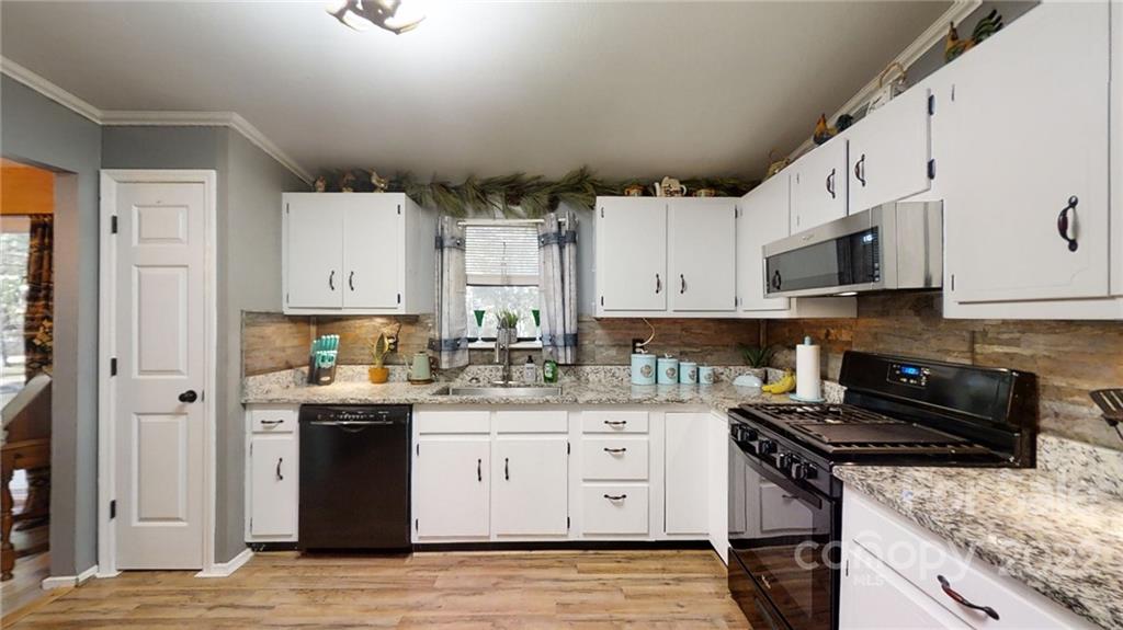 19 Sandy Road Franklin, NC 28734 - Photo 3 of 24 Gallery Image 3