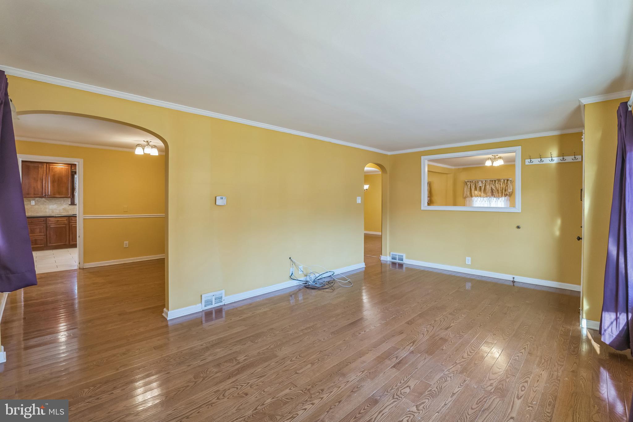 12010 Sewell Road Philadelphia, PA 19116 - Photo 4 of 30
