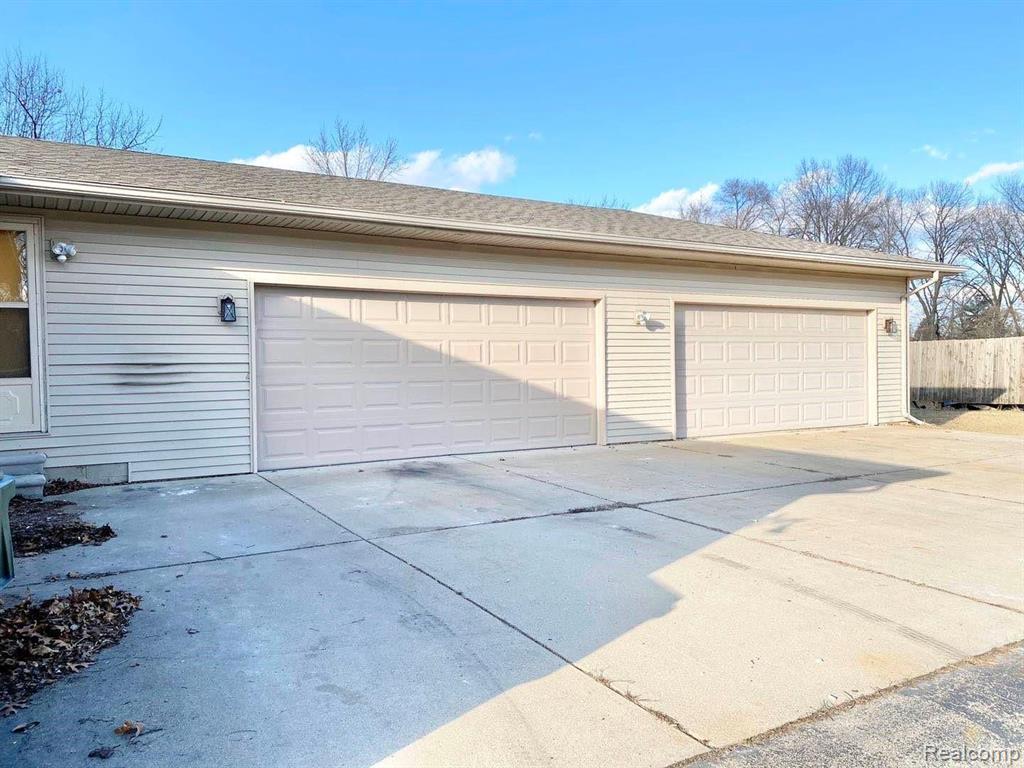 3325 John R Road Rochester Hills, MI 48307 - Photo 2 of 25