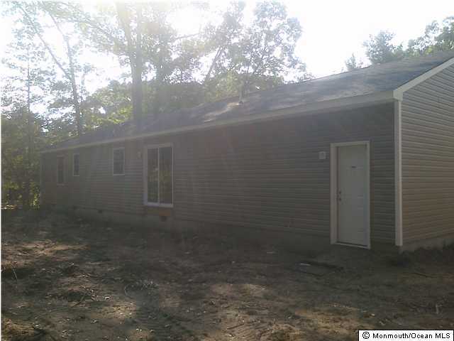 409 Riverside Drive Bayville, NJ 08721 - Photo 3 of 3 a view of a small space