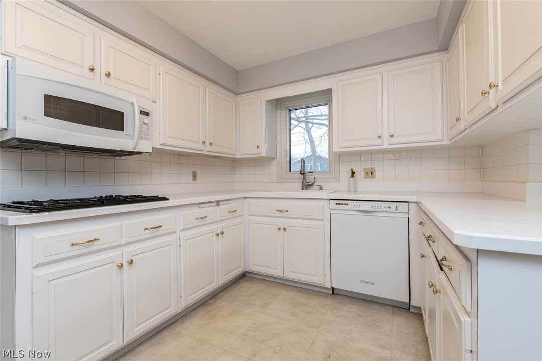 25010 Hazelmere Road Beachwood, OH 44122 - Photo 7 of 31 Gallery Image 7