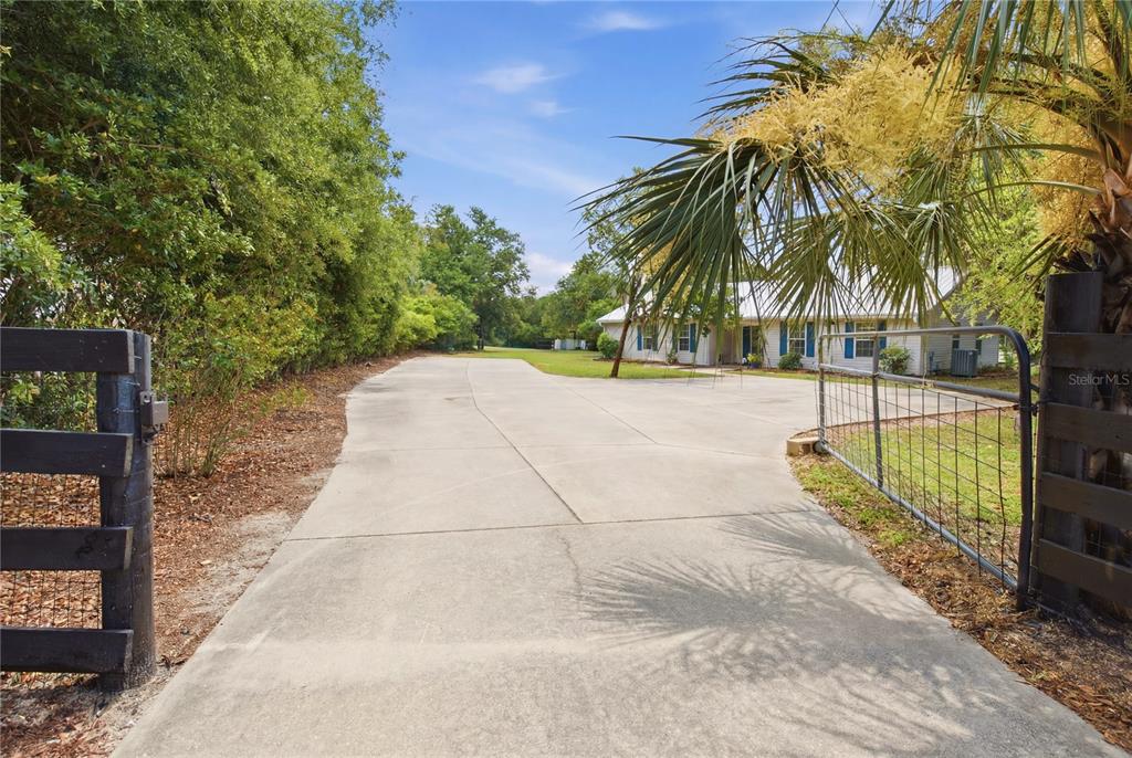 16723 Southeast 173rd Terrace Road Weirsdale, FL 32195 - Photo 36 of 43