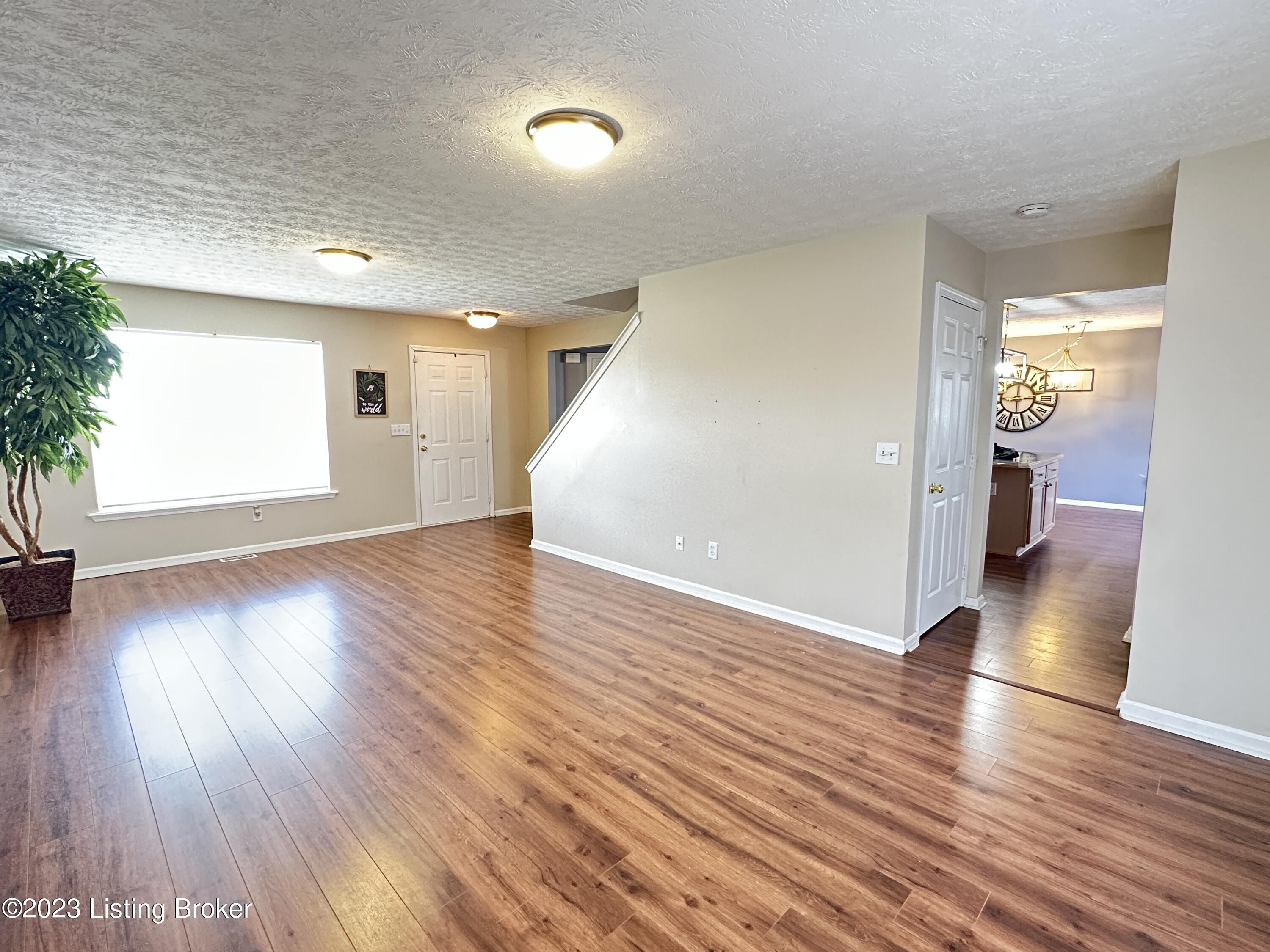 7835 Lariat Road Louisville, KY 40219 - Photo 9 of 46 3d0c0552013ba1c33afd77a9e7909754a6f19566