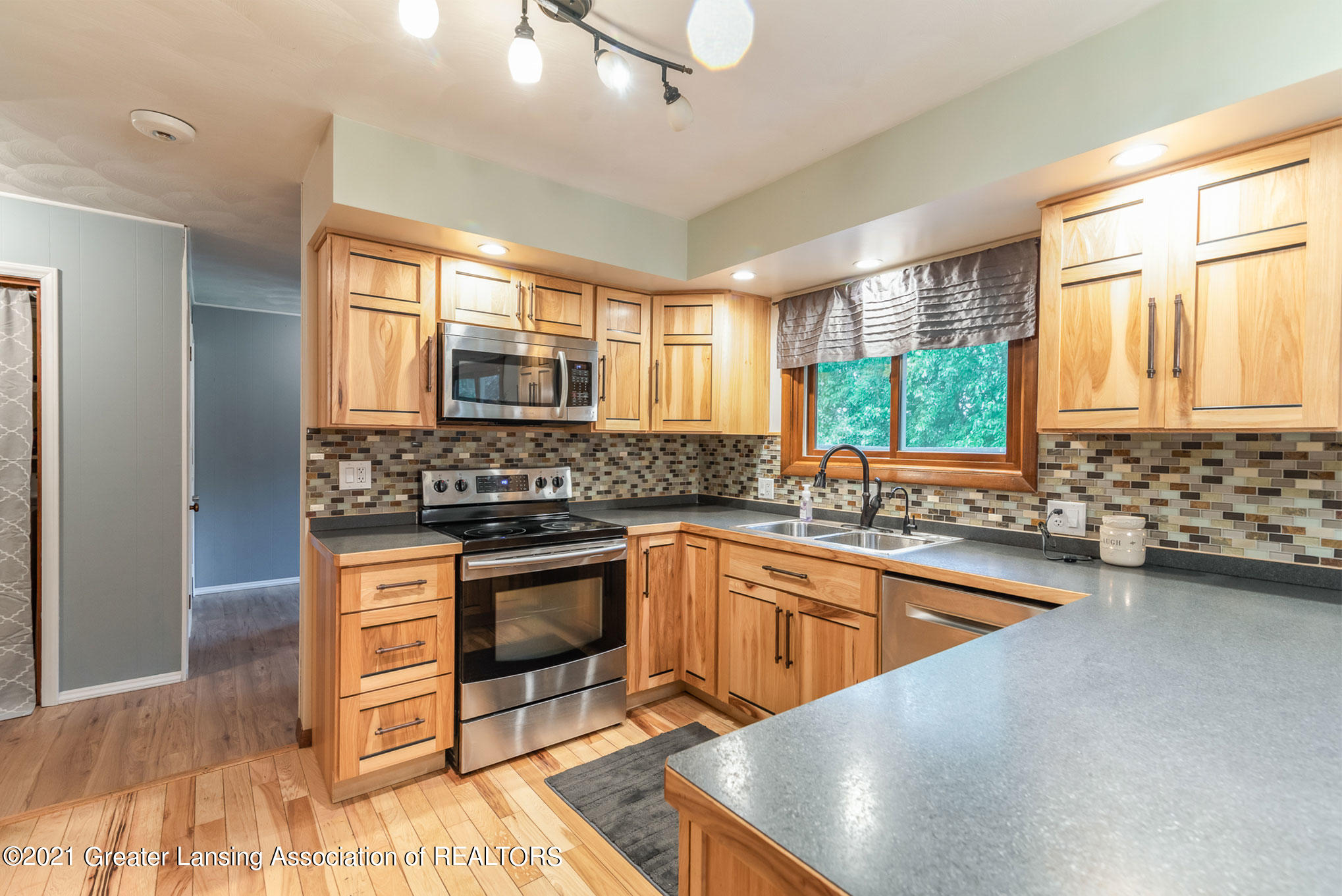 2495 North Meridian Road Ovid, MI 48866 - Photo 12 of 29 9