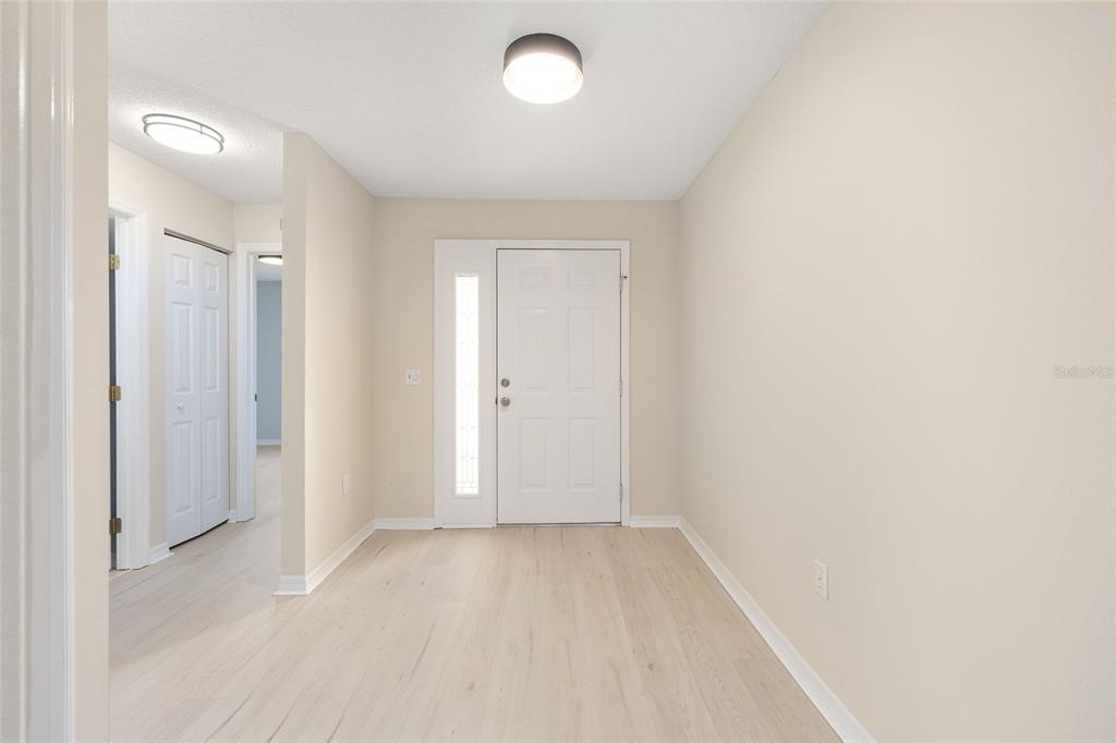 17549 Southeast 115th Terrace Road Summerfield, FL 34491 - Photo 14 of 56 a view of an empty room