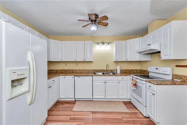 $216,000 | 21766 Southwest Rainbow Lakes Boulevard, Dunnellon, FL 34431
