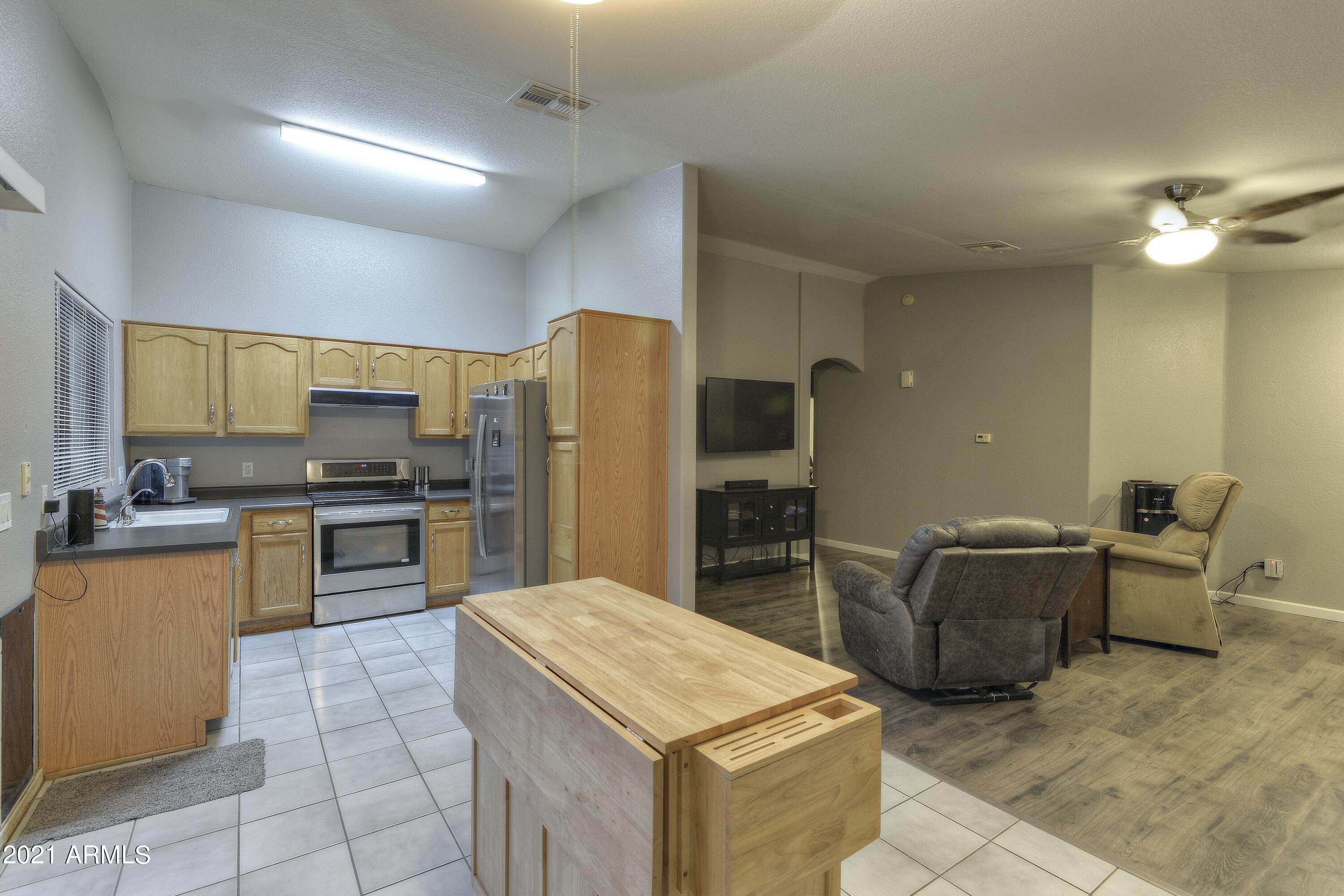 8757 West Griswold Road Peoria, AZ 85345 - Photo 8 of 20 KitchenDining