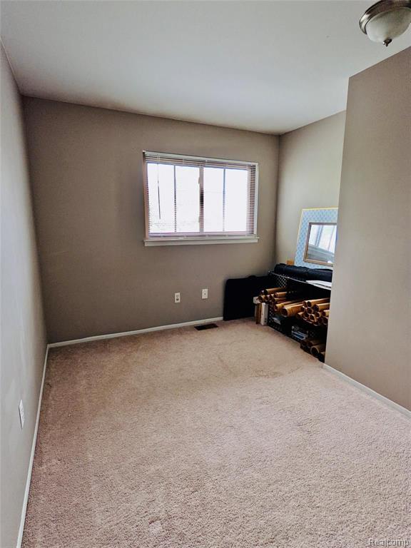 2551 Samoset Road, Unit 2551 Royal Oak, MI 48073 - Photo 11 of 18