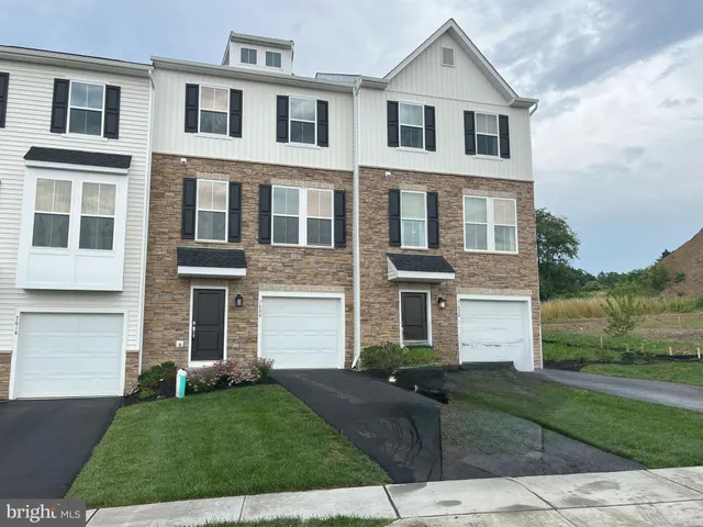 $2,700 | 7620 Clayton Avenue, Coopersburg, PA 18036