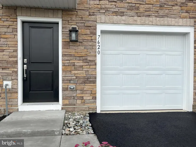 $2,700 | 7620 Clayton Avenue, Coopersburg, PA 18036