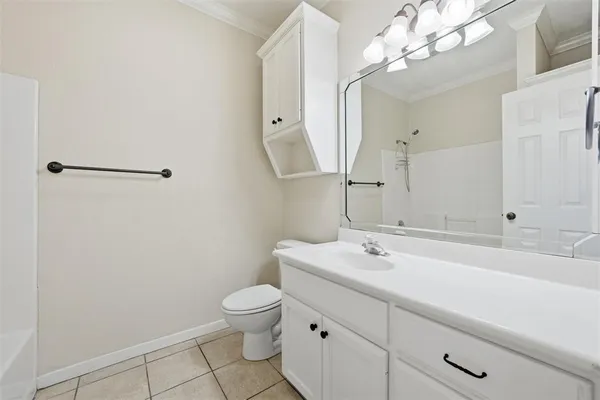 $335,000 | 217 Keswick Drive, Hewitt, TX 76643