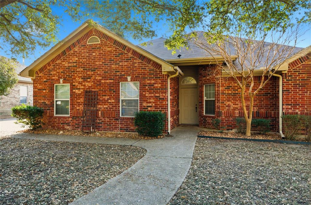 217 Keswick Drive Hewitt, TX 76643 - Photo 2 of 25