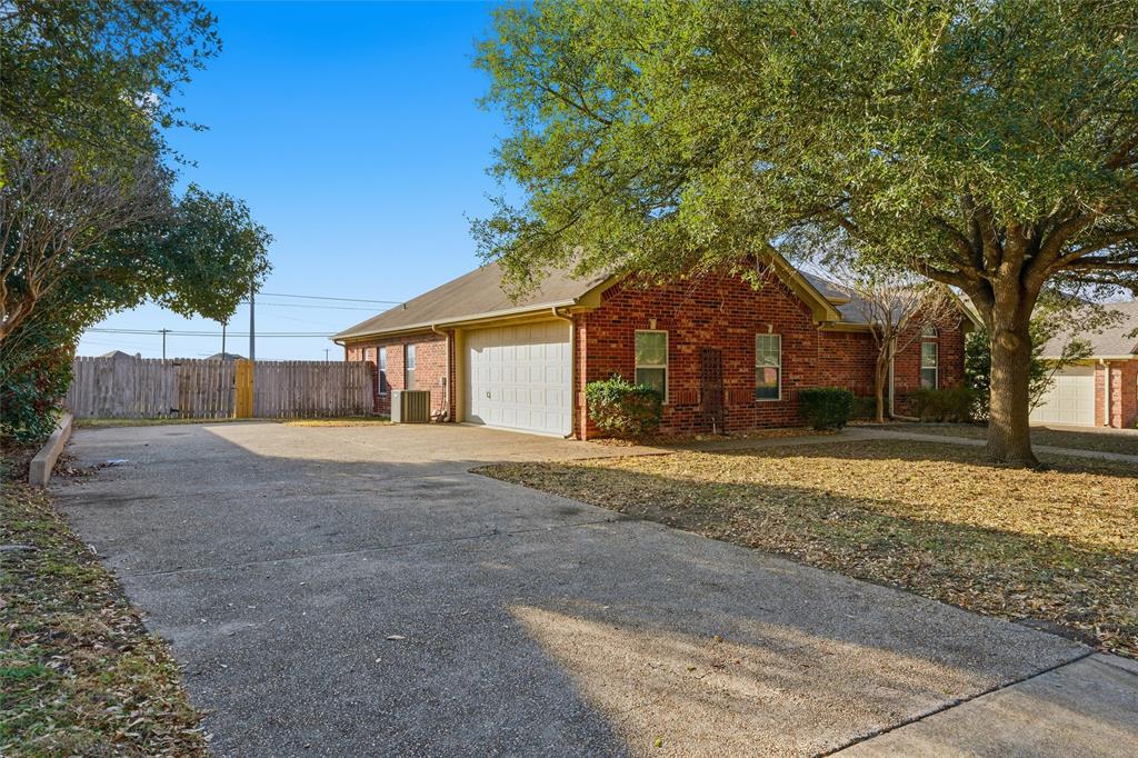 217 Keswick Drive Hewitt, TX 76643 - Photo 3 of 25