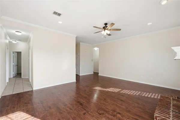 $335,000 | 217 Keswick Drive, Hewitt, TX 76643