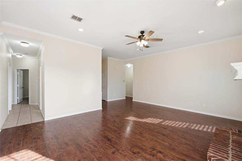 217 Keswick Drive Hewitt, TX 76643 - Photo 5 of 25