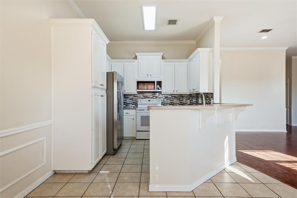 217 Keswick Drive Hewitt, TX 76643 - Photo 7 of 25