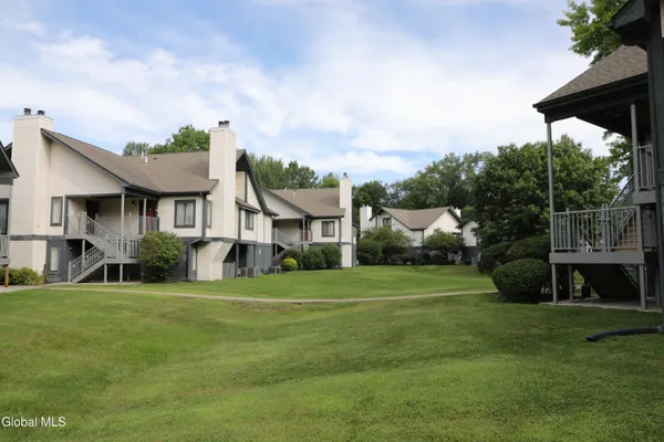 $1,348 | 6 Residence Inn Drive, Unit 102, Colonie, NY 12110