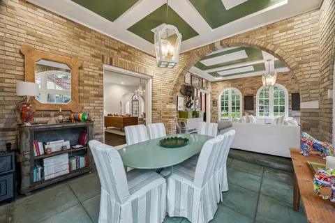 $4,600,000 | 15 Courtlandt Place, Houston, TX 77006