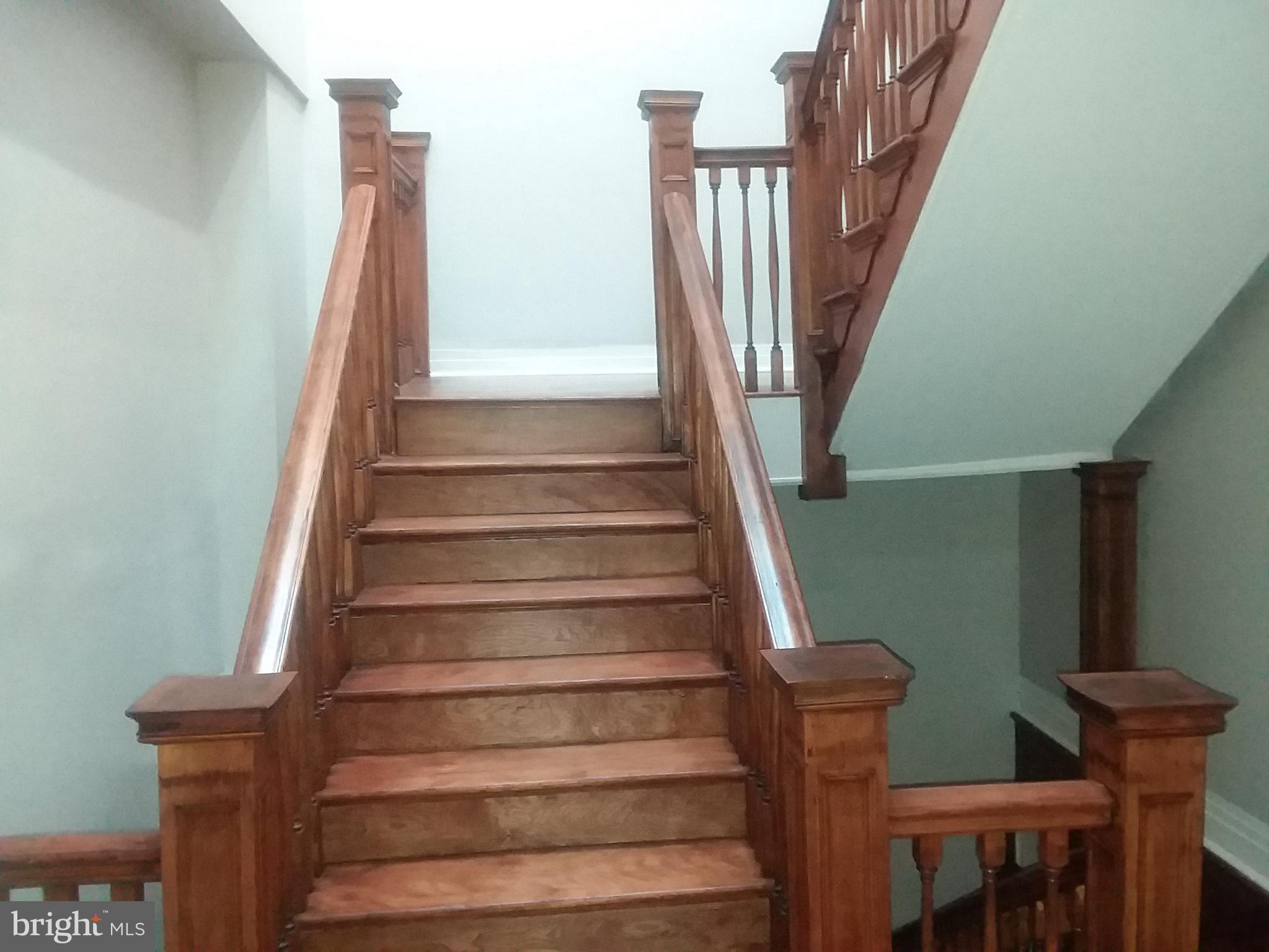 2012 Mt Royal Terrace, Unit 4 Baltimore, MD 21217 - Photo 28 of 55 a view of entryway