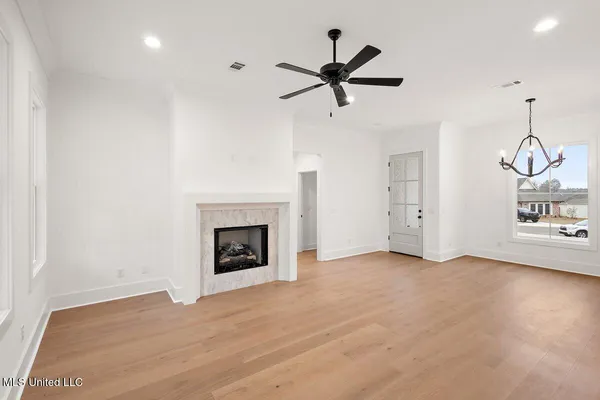 $377,500 | 209 Lake Crest Drive, Madison, MS 39110