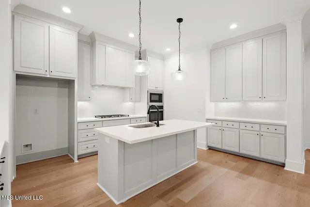 $385,000 | 209 Lake Crest Drive, Madison, MS 39110