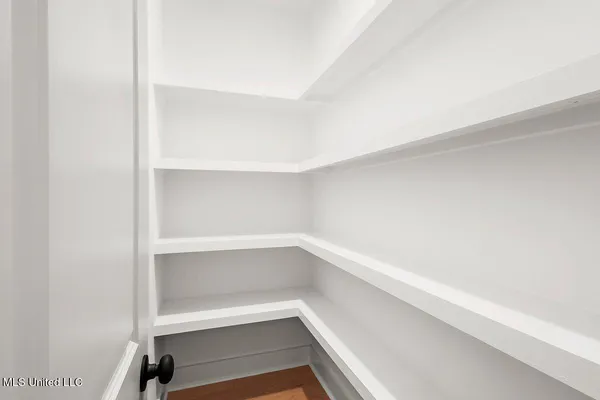 $377,500 | 209 Lake Crest Drive, Madison, MS 39110