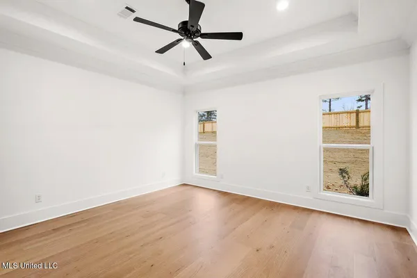 $377,500 | 209 Lake Crest Drive, Madison, MS 39110