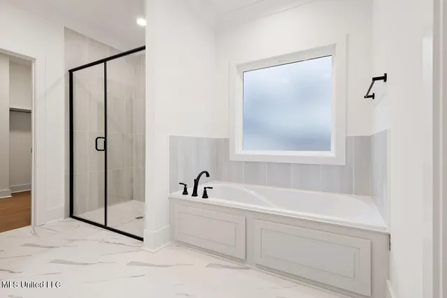 $385,000 | 209 Lake Crest Drive, Madison, MS 39110