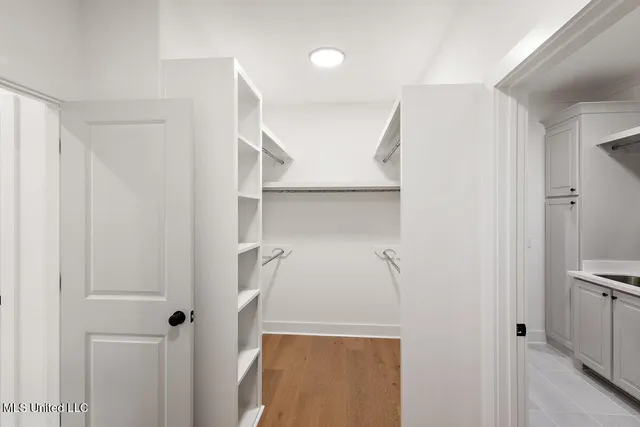 $385,000 | 209 Lake Crest Drive, Madison, MS 39110