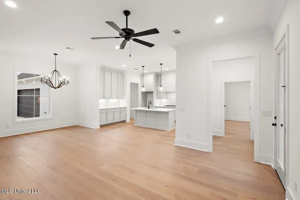 $377,500 | 209 Lake Crest Drive, Madison, MS 39110