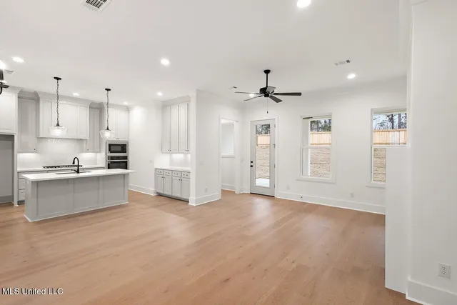 $385,000 | 209 Lake Crest Drive, Madison, MS 39110