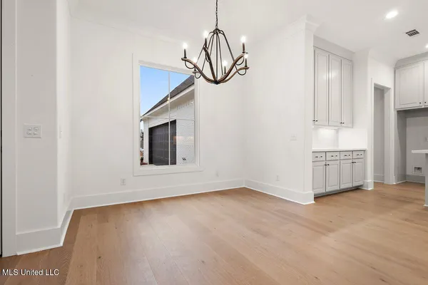 $377,500 | 209 Lake Crest Drive, Madison, MS 39110