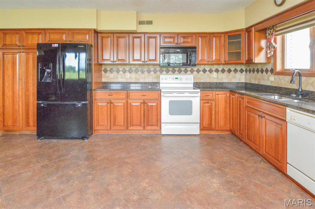 2430 Beckmann Road Lenzburg, IL 62255 - Photo 14 of 54