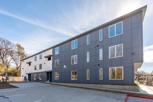 $1,550 | 948 South Corinth St Road, Unit 15, Dallas, TX 75215