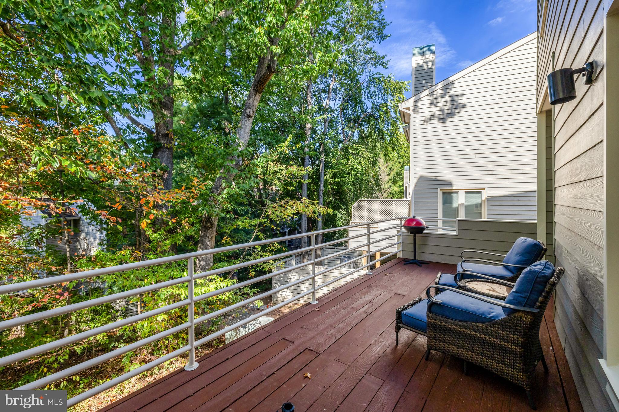 11110 Lakespray Way Reston, VA 20191 - Photo 20 of 60 Great space to relax!