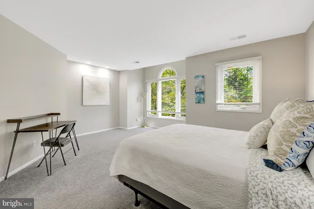 $1,000,000 | 11110 Lakespray Way, Reston, VA 20191