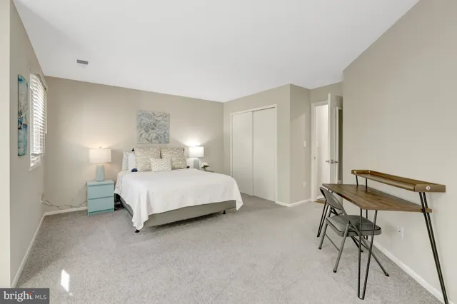 $1,000,000 | 11110 Lakespray Way, Reston, VA 20191