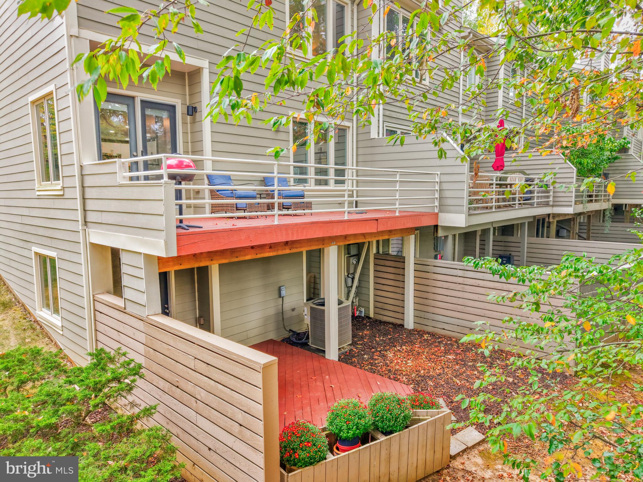 11110 Lakespray Way Reston, VA 20191 - Photo 51 of 60 A view of both decks.