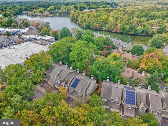 $1,000,000 | 11110 Lakespray Way, Reston, VA 20191