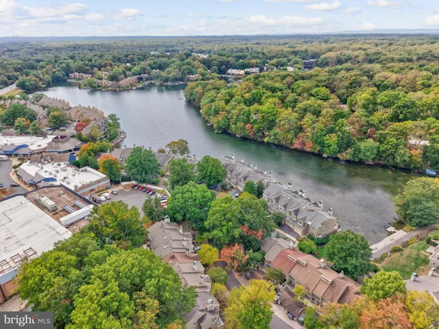 $1,000,000 | 11110 Lakespray Way, Reston, VA 20191