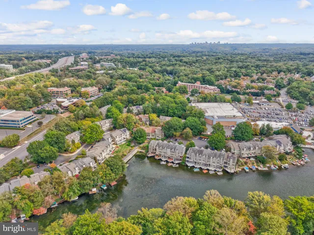 $1,000,000 | 11110 Lakespray Way, Reston, VA 20191