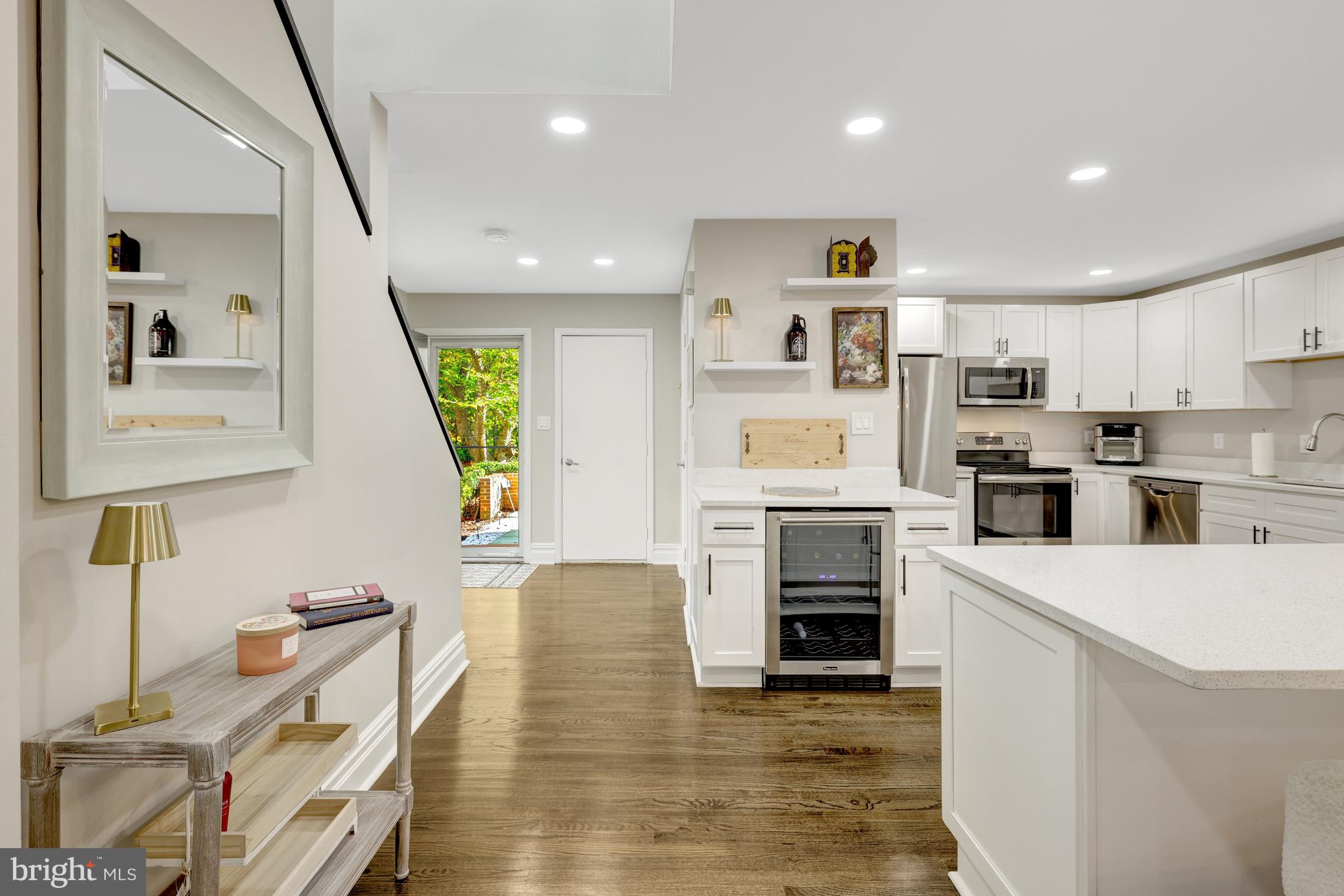 11110 Lakespray Way Reston, VA 20191 - Photo 9 of 60 Hardwood floors throughout the main level.