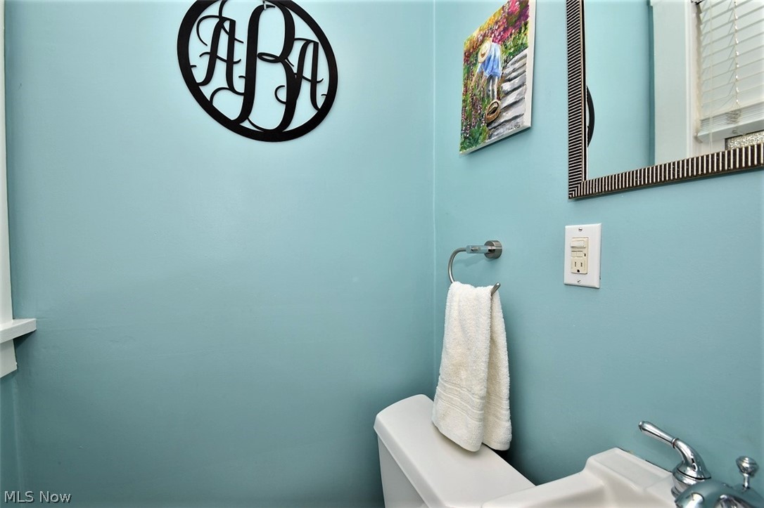 14665 Drexmore Road Cleveland, OH 44120 - Photo 12 of 35