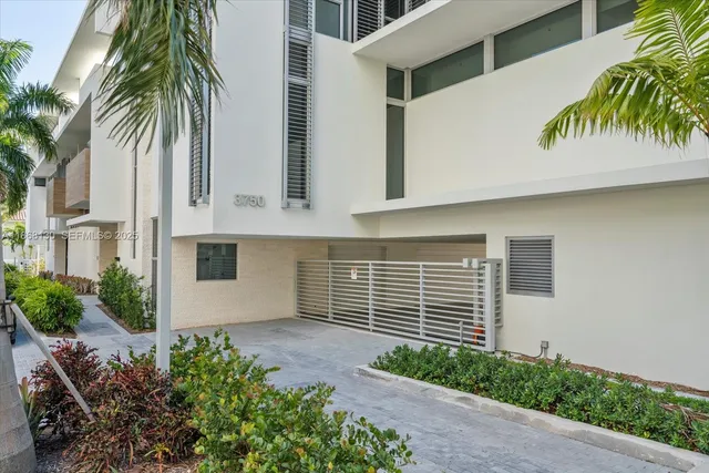 $15,000 | 3750 Yacht Club Drive, Unit TH3, Aventura, FL 33180