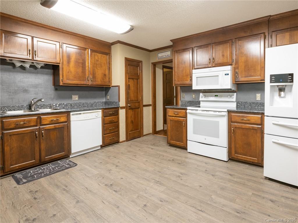 1509 Daybreak Ridge Road Kannapolis, NC 28081 - Photo 5 of 33 Gallery Image 5