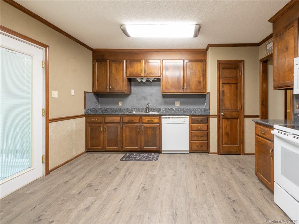 1509 Daybreak Ridge Road Kannapolis, NC 28081 - Photo 6 of 33 Gallery Image 6